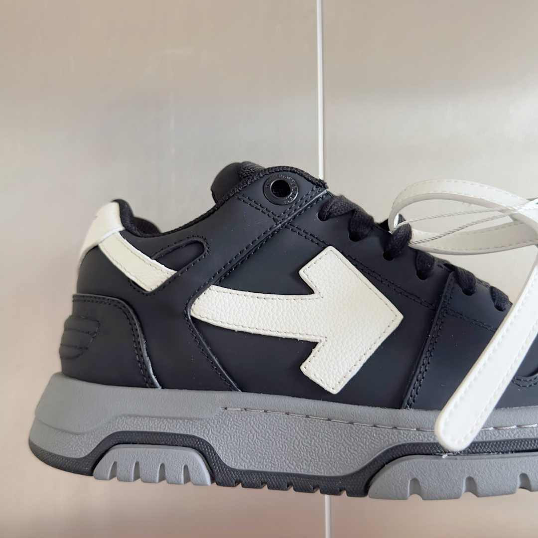 顶级版本:情侣款
Off-White™最新Out Of Office系列 情侣款 厚底 箭头 休闲 运动