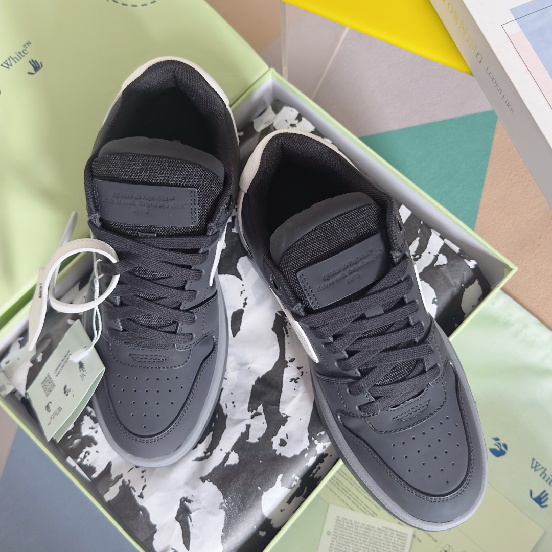 顶级版本:情侣款
Off-White™最新Out Of Office系列 情侣款 厚底 箭头 休闲 运动