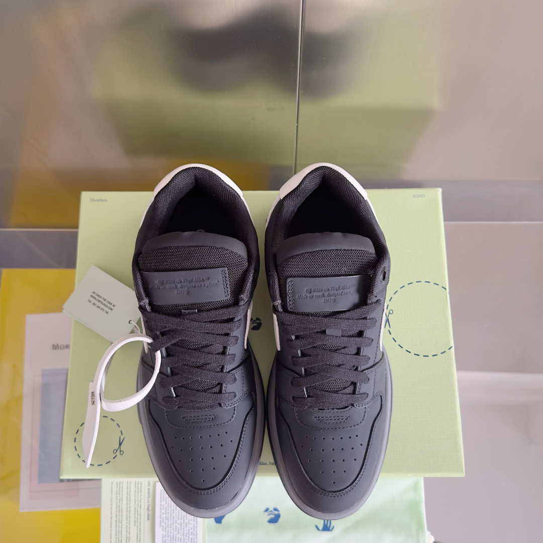 顶级版本:情侣款
Off-White™最新Out Of Office系列 情侣款 厚底 箭头 休闲 运动