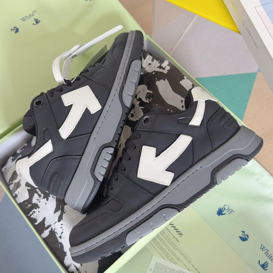 顶级版本:情侣款
Off-White™最新Out Of Office系列 情侣款 厚底 箭头 休闲 运动