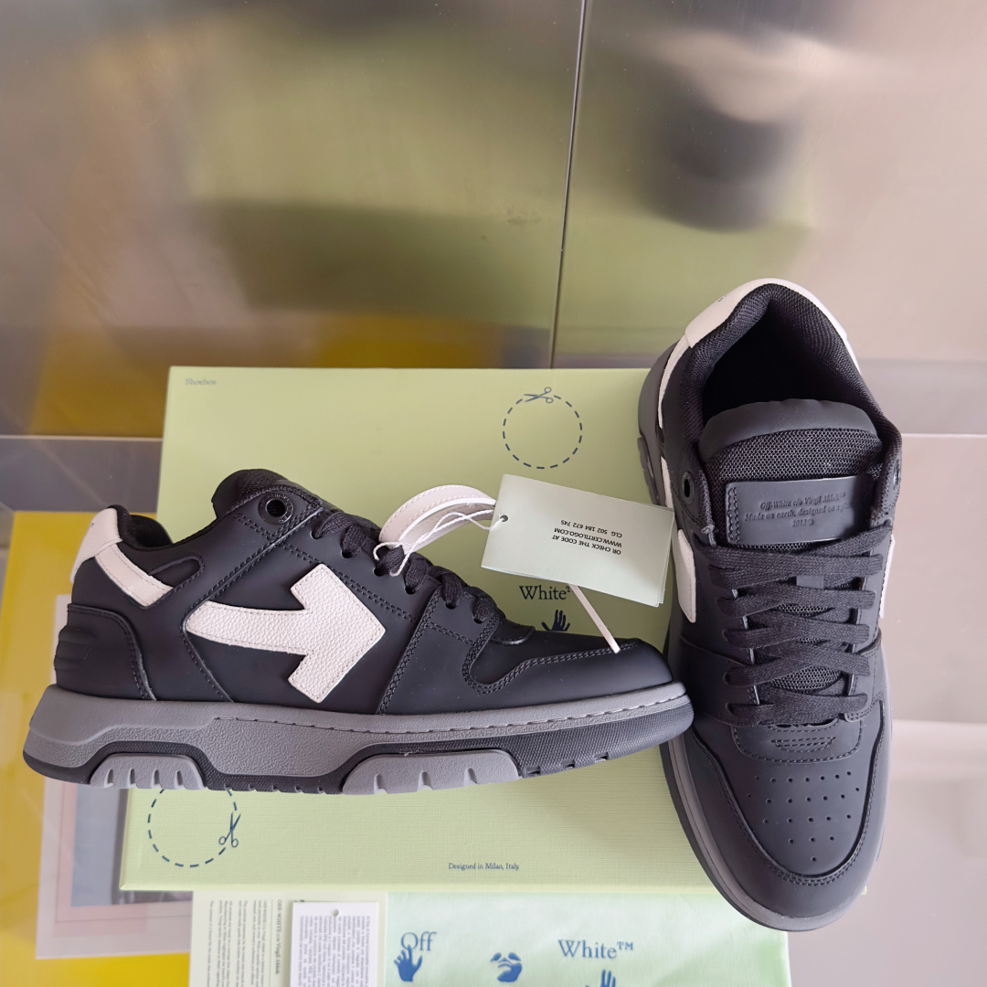 顶级版本:情侣款
Off-White™最新Out Of Office系列 情侣款 厚底 箭头 休闲 运动