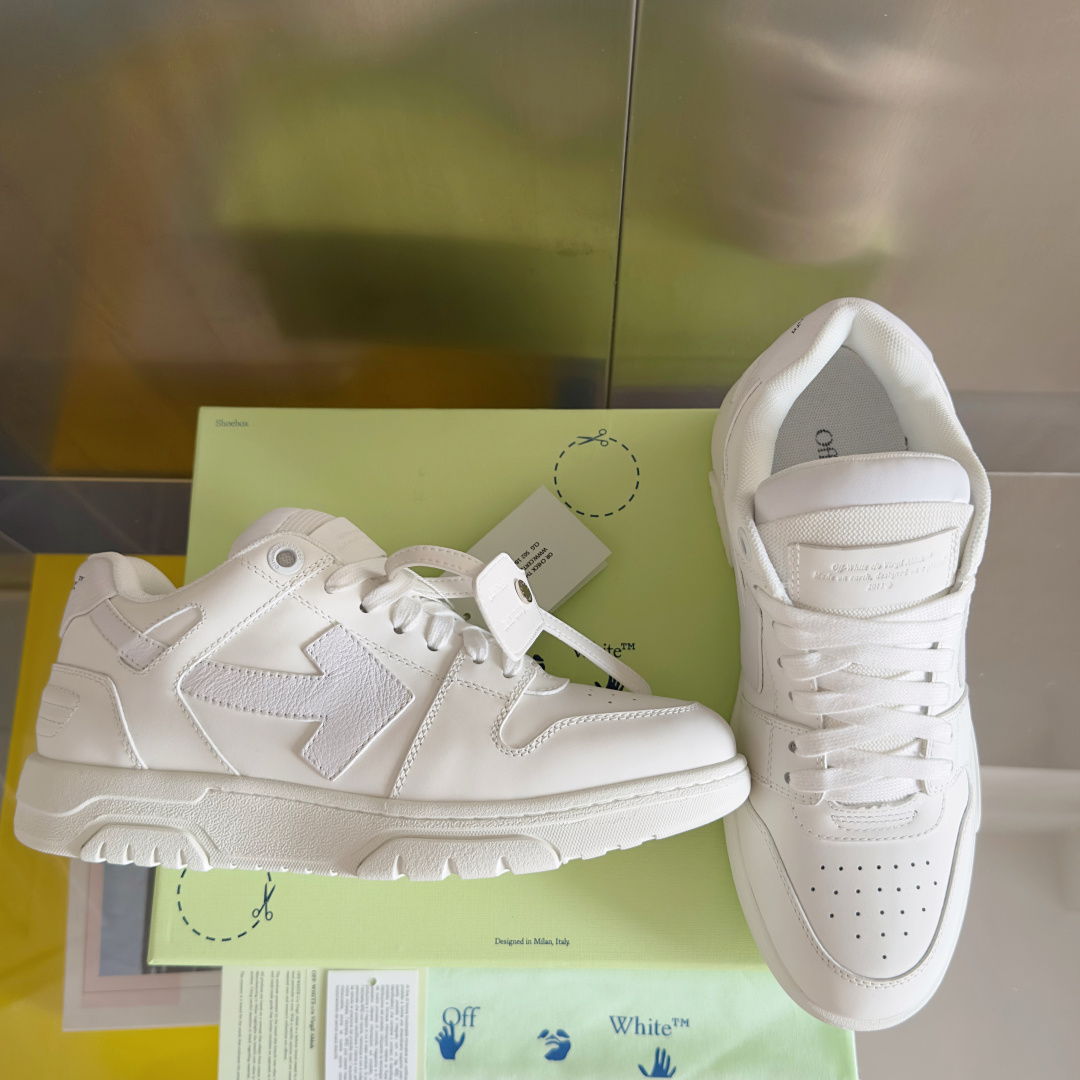 顶级版本:情侣款
Off-White™最新Out Of Office系列 情侣款 厚底 箭头 休闲 运动
