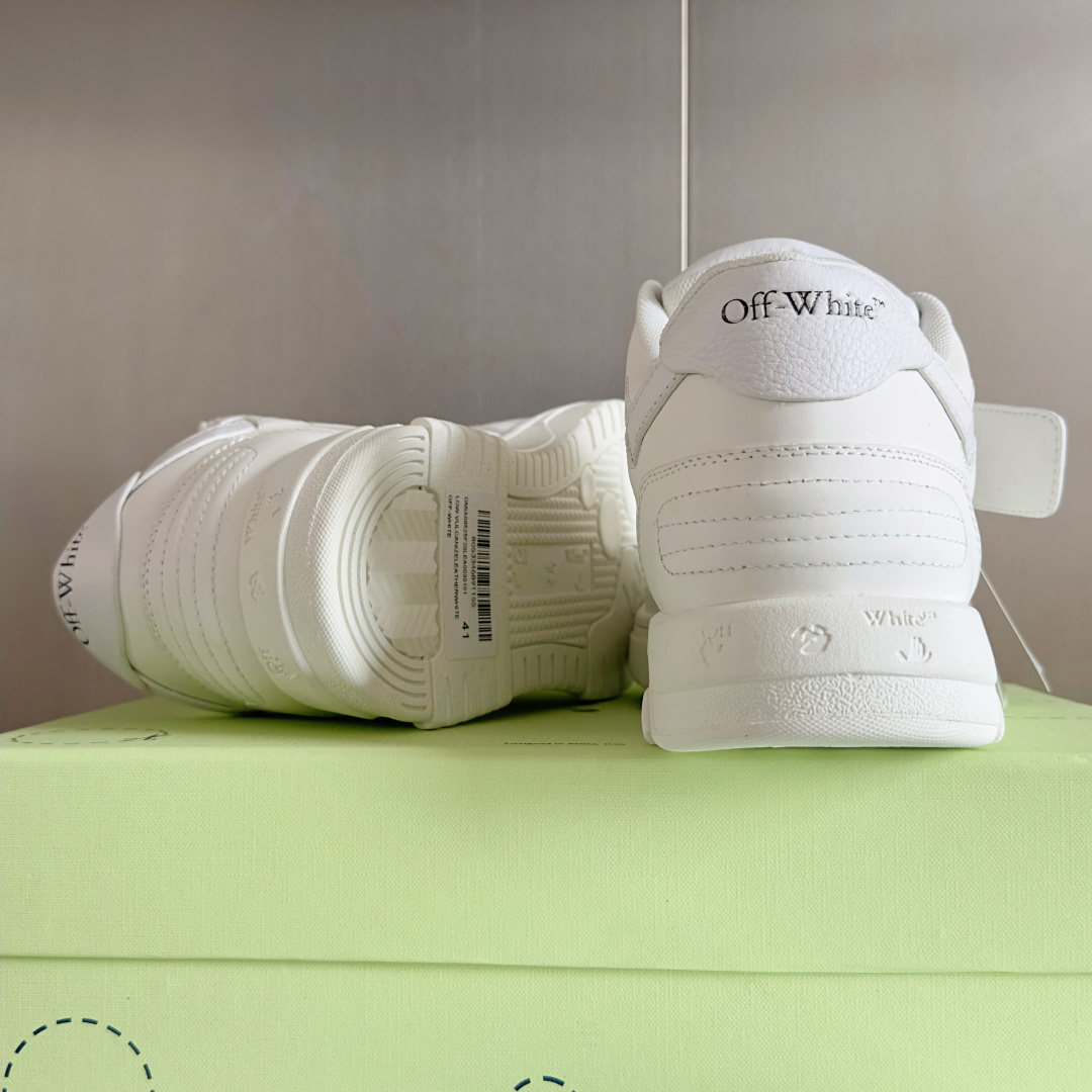 顶级版本:情侣款
Off-White™最新Out Of Office系列 情侣款 厚底 箭头 休闲 运动