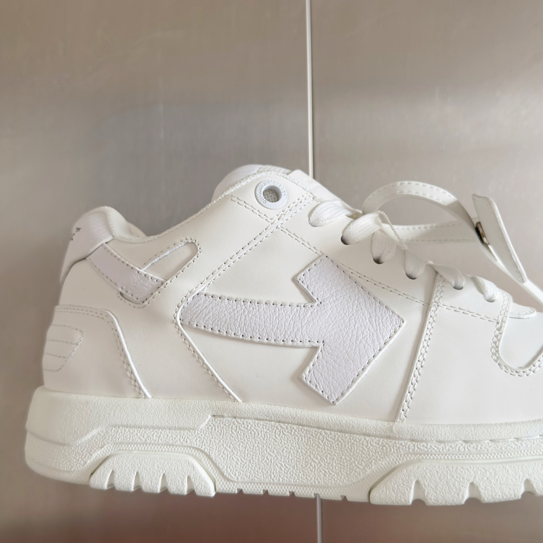 顶级版本:情侣款
Off-White™最新Out Of Office系列 情侣款 厚底 箭头 休闲 运动
