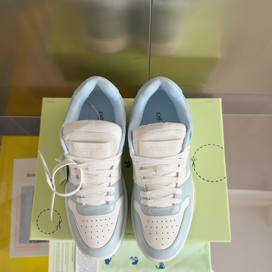 顶级版本:情侣款
Off-White™最新Out Of Office系列 情侣款 厚底 箭头 休闲 运动