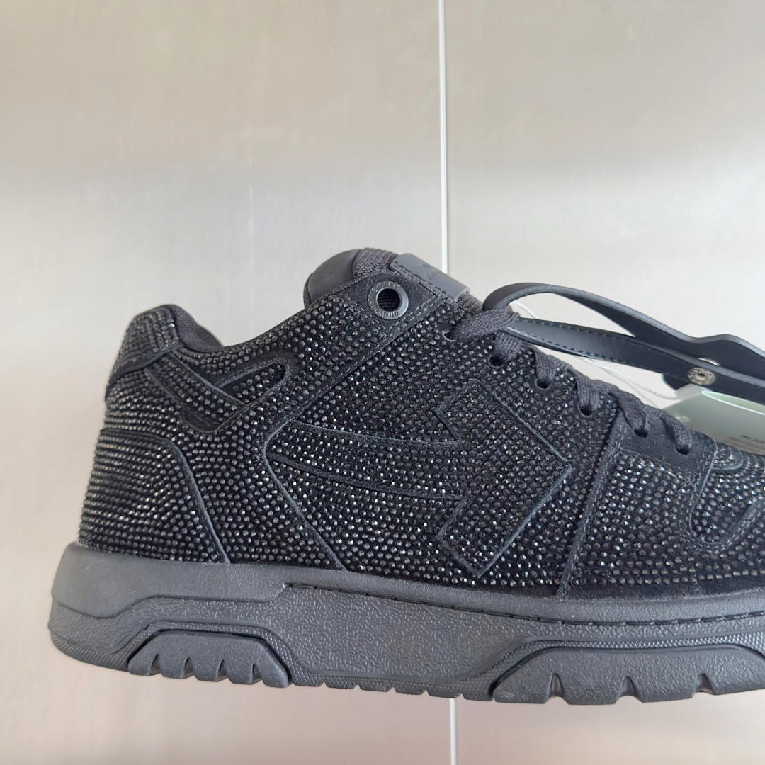顶级版本:情侣款
Off-White™最新Out Of Office系列 情侣款 厚底 箭头 休闲 运动