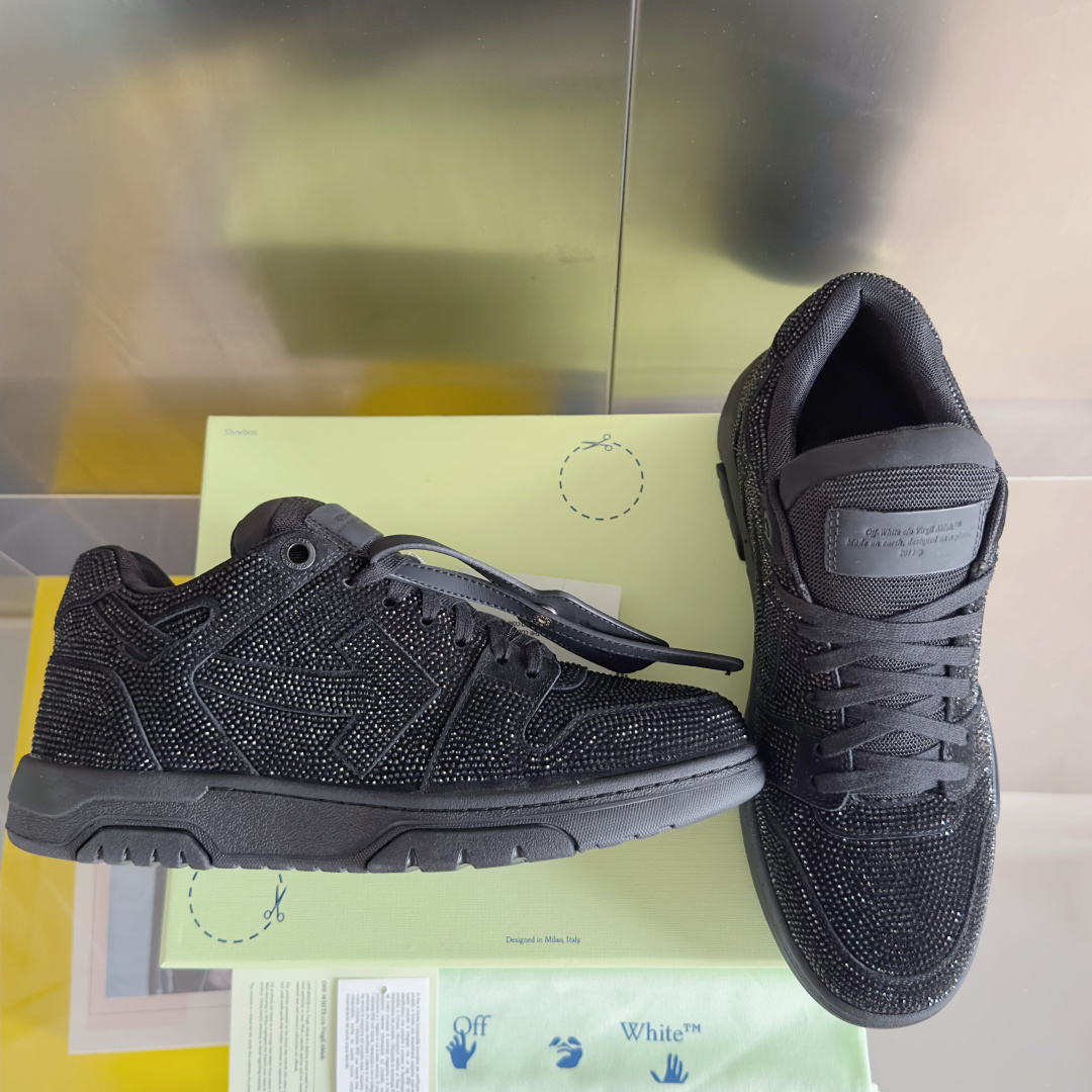 顶级版本:情侣款
Off-White™最新Out Of Office系列 情侣款 厚底 箭头 休闲 运动