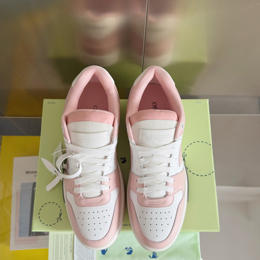 顶级版本:情侣款
Off-White™最新Out Of Office系列 情侣款 厚底 箭头 休闲 运动
