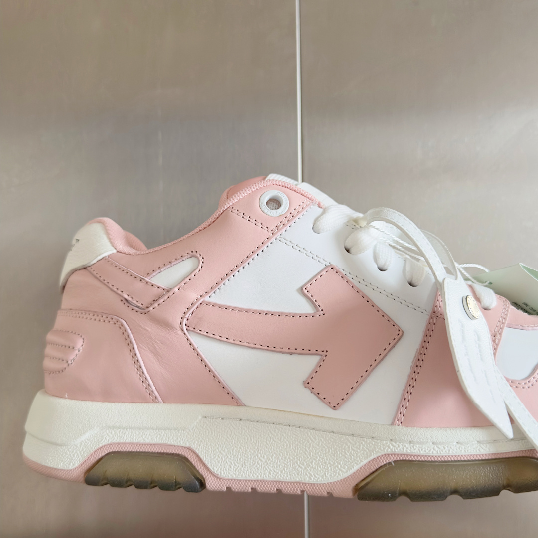 顶级版本:情侣款
Off-White™最新Out Of Office系列 情侣款 厚底 箭头 休闲 运动