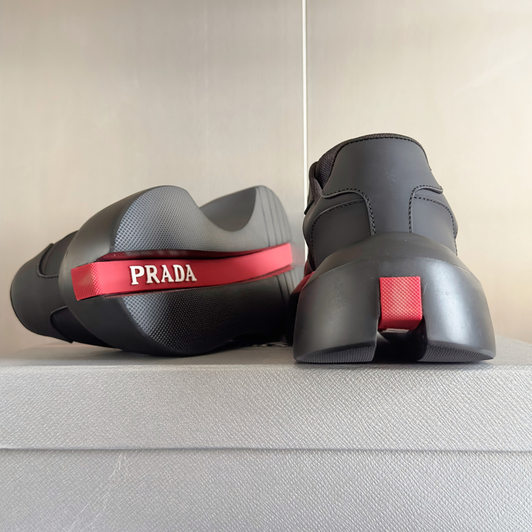 顶级版本:情侣款
Prada普拉达 最新走秀 情侣款 厚底 三角标 休闲 运动鞋 老爹鞋
原版购入开发