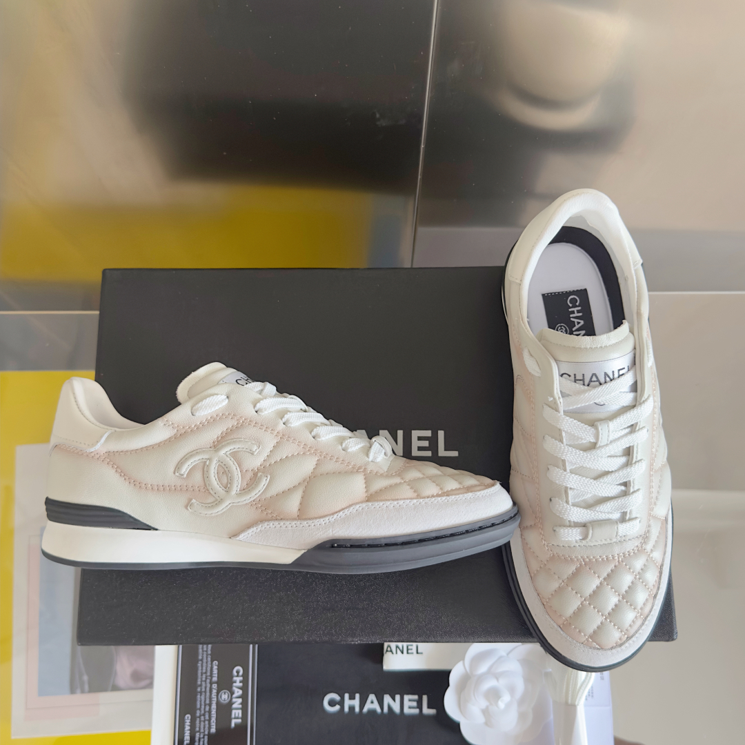 顶级版本：女款
Chanel香奈儿 小羊皮 菱格纹 棒球鞋 网球鞋 黑白 熊猫配色 休闲 运动鞋
原版购