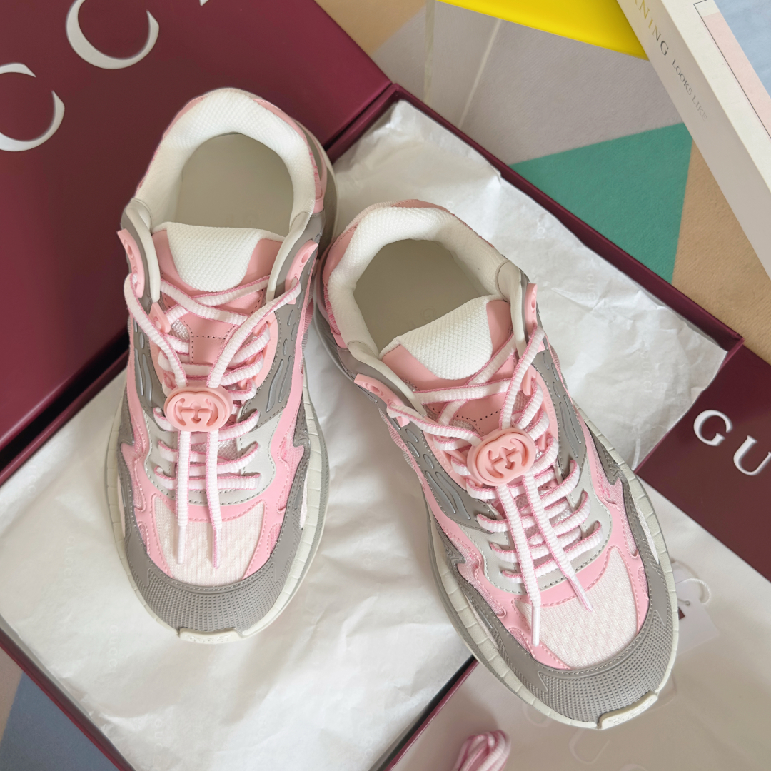 顶级版本：女款
Gucci古驰 2.0运动鞋 情侣款 复古 休闲鞋 跑鞋
原版购入开发 做货 这款Guc