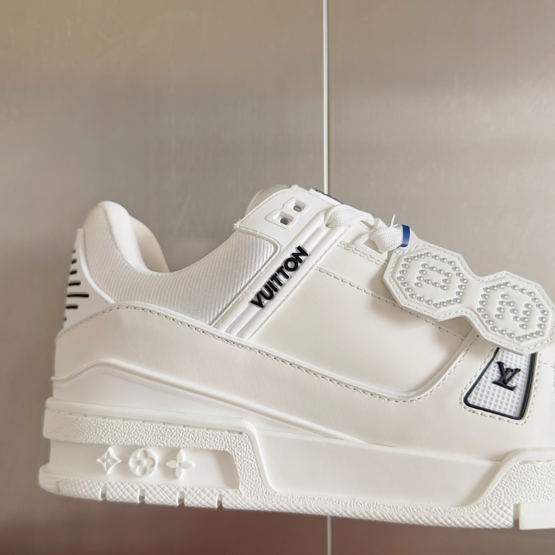顶级版本:情侣款
LV x Nigo 联名款Trainer路易威登 驴牌 L家 情侣款 休闲 运动鞋 滑