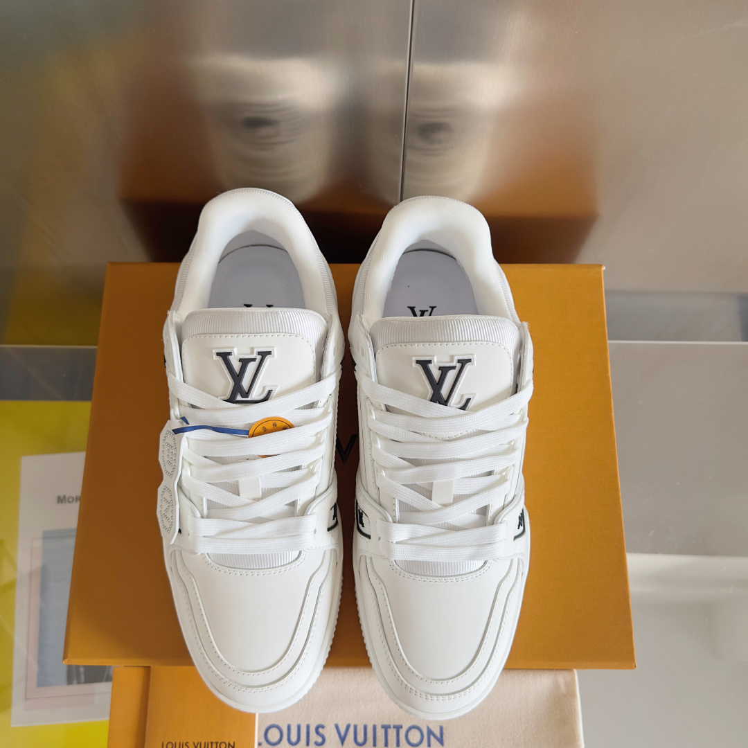 顶级版本:情侣款
LV x Nigo 联名款Trainer路易威登 驴牌 L家 情侣款 休闲 运动鞋 滑