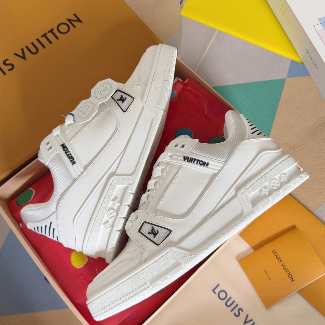 顶级版本:情侣款
LV x Nigo 联名款Trainer路易威登 驴牌 L家 情侣款 休闲 运动鞋 滑