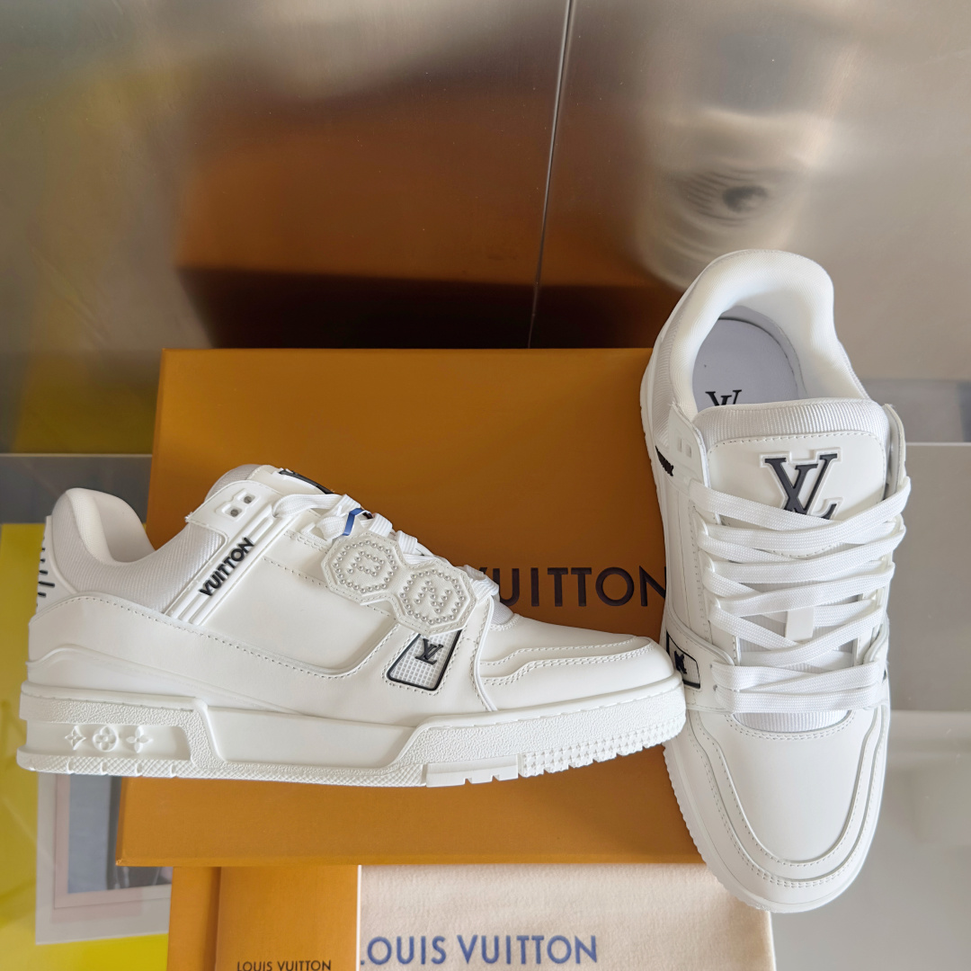 顶级版本:情侣款
LV x Nigo 联名款Trainer路易威登 驴牌 L家 情侣款 休闲 运动鞋 滑