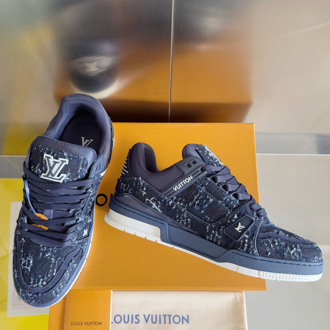 顶级版本：情侣款
LV Trainer路易威登 驴牌 L家 情侣款 休闲 运动鞋 滑板鞋
原版购入开发 