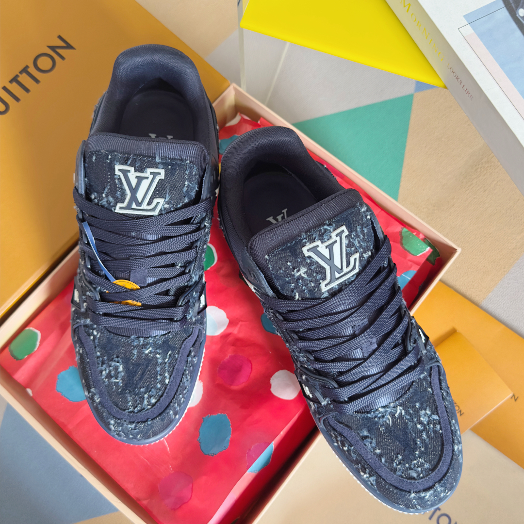 顶级版本：情侣款
LV Trainer路易威登 驴牌 L家 情侣款 休闲 运动鞋 滑板鞋
原版购入开发 