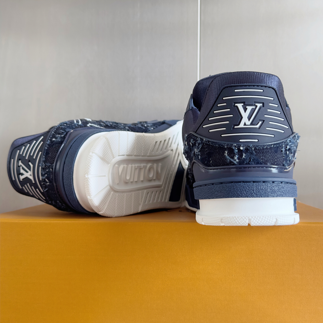 顶级版本：情侣款
LV Trainer路易威登 驴牌 L家 情侣款 休闲 运动鞋 滑板鞋
原版购入开发 