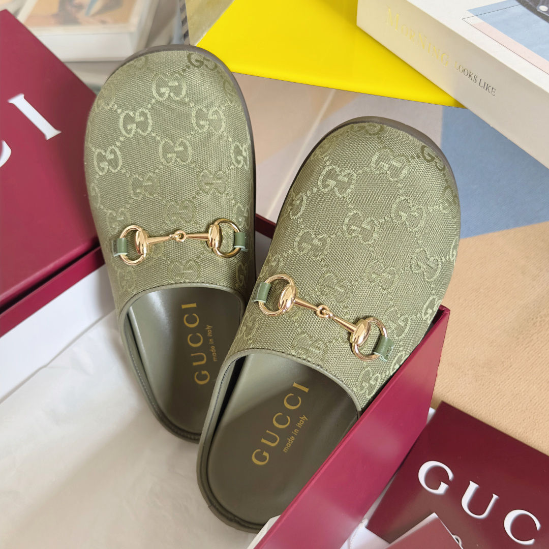 顶级版本:女款
Gucci古驰 最新Supreme系列 双G 马衔扣 包头 勃肯鞋 半拖鞋
原版购入开