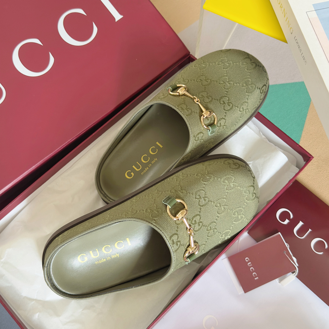 顶级版本:女款
Gucci古驰 最新Supreme系列 双G 马衔扣 包头 勃肯鞋 半拖鞋
原版购入开