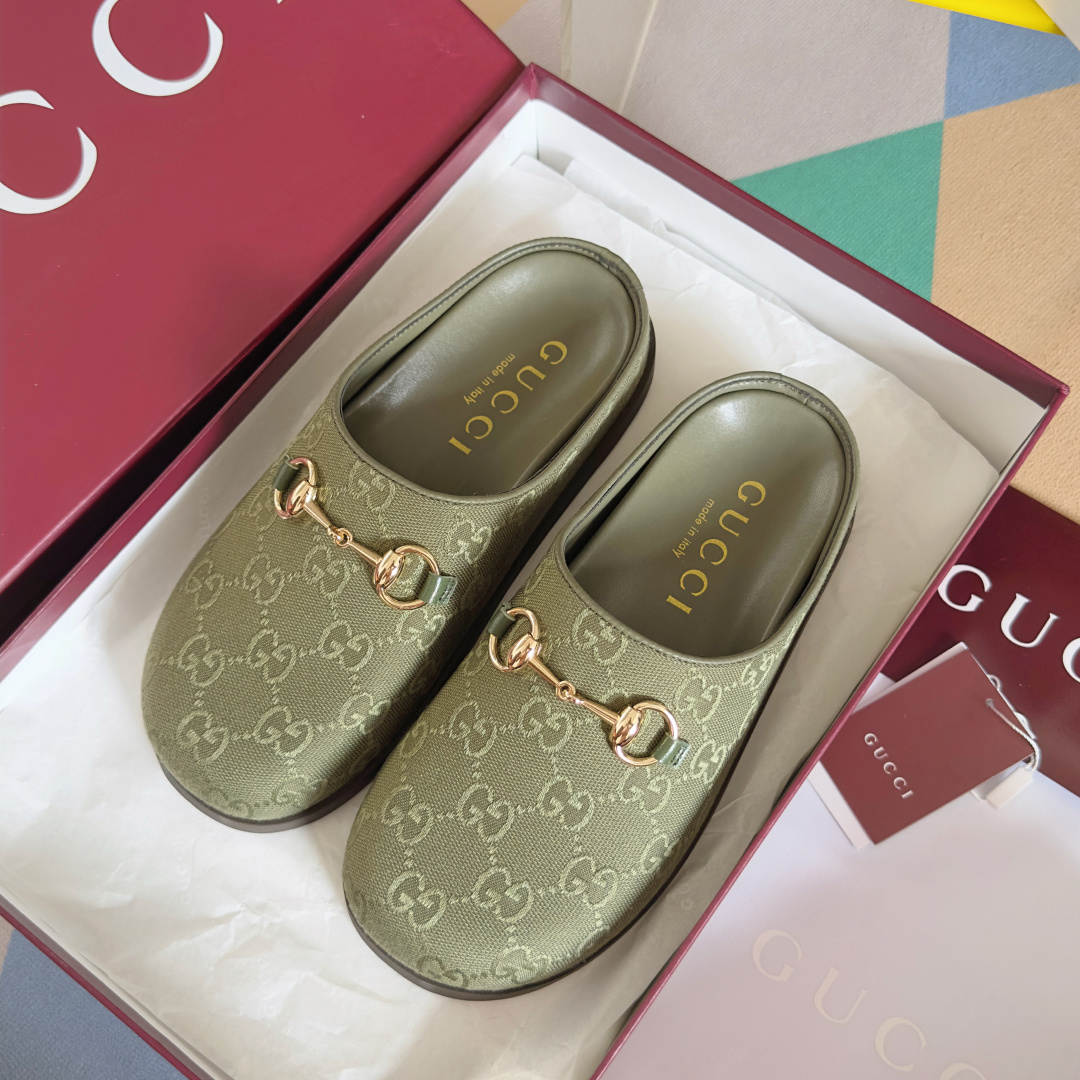 顶级版本:女款
Gucci古驰 最新Supreme系列 双G 马衔扣 包头 勃肯鞋 半拖鞋
原版购入开