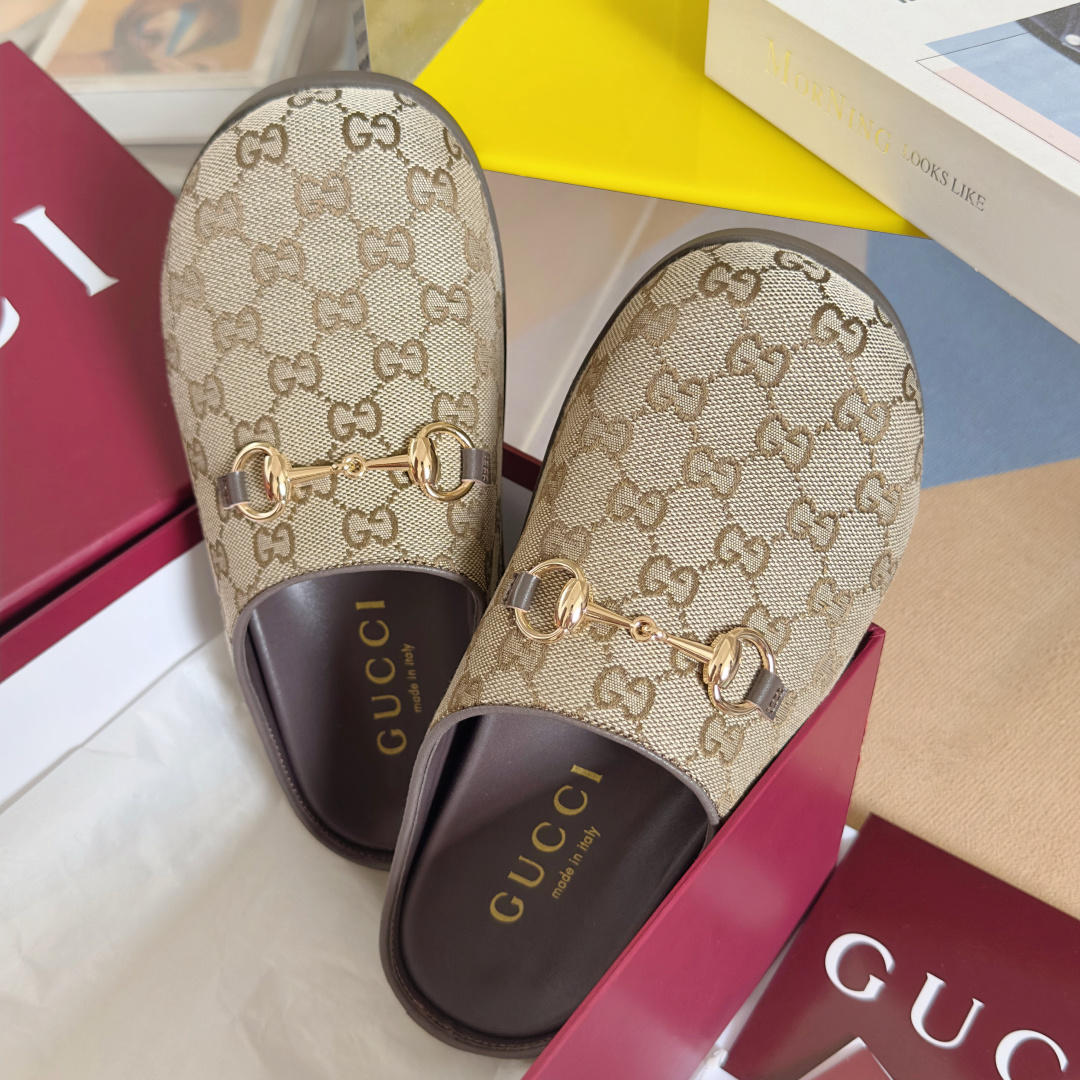 顶级版本:女款
Gucci古驰 最新Supreme系列 双G 马衔扣 包头 勃肯鞋 半拖鞋
原版购入开