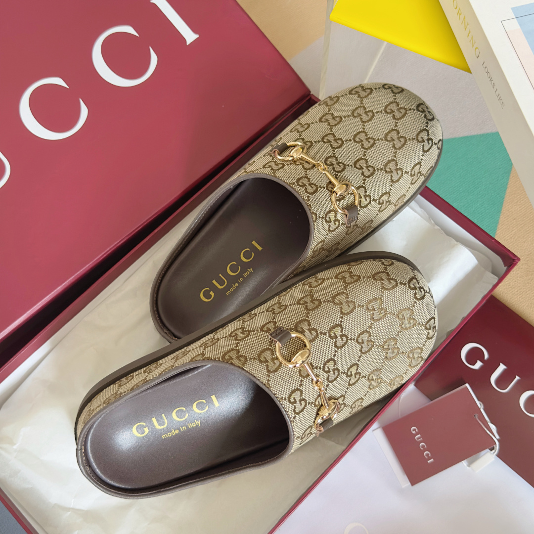 顶级版本:女款
Gucci古驰 最新Supreme系列 双G 马衔扣 包头 勃肯鞋 半拖鞋
原版购入开