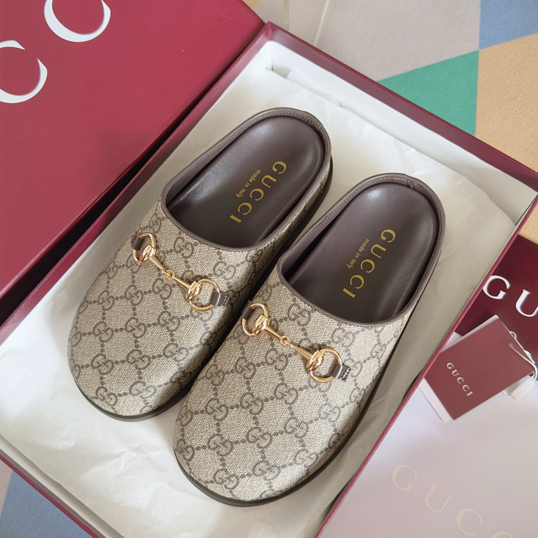 顶级版本:女款
Gucci古驰 最新Supreme系列 双G 马衔扣 包头 勃肯鞋 半拖鞋
原版购入开