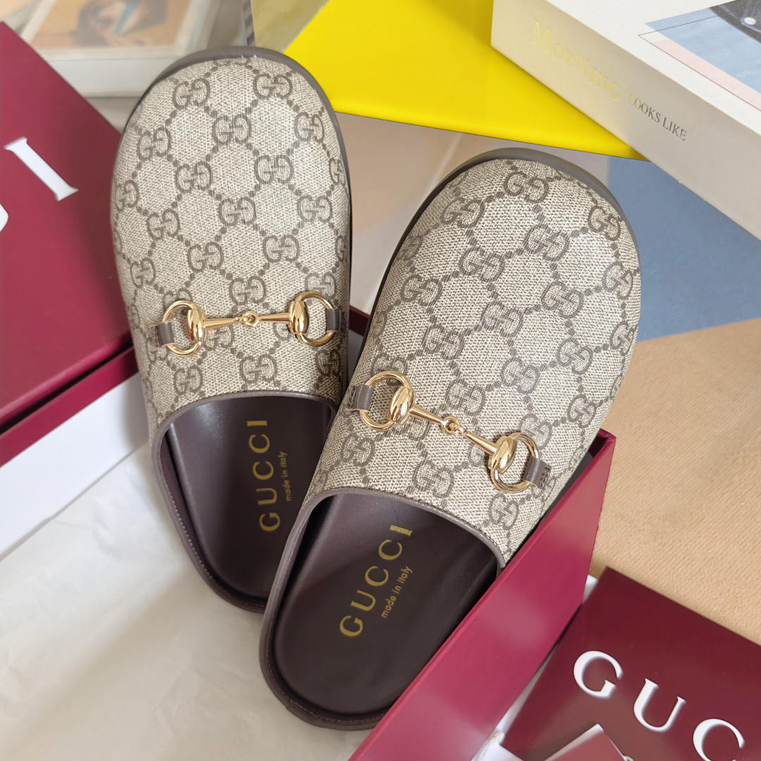 顶级版本:女款
Gucci古驰 最新Supreme系列 双G 马衔扣 包头 勃肯鞋 半拖鞋
原版购入开