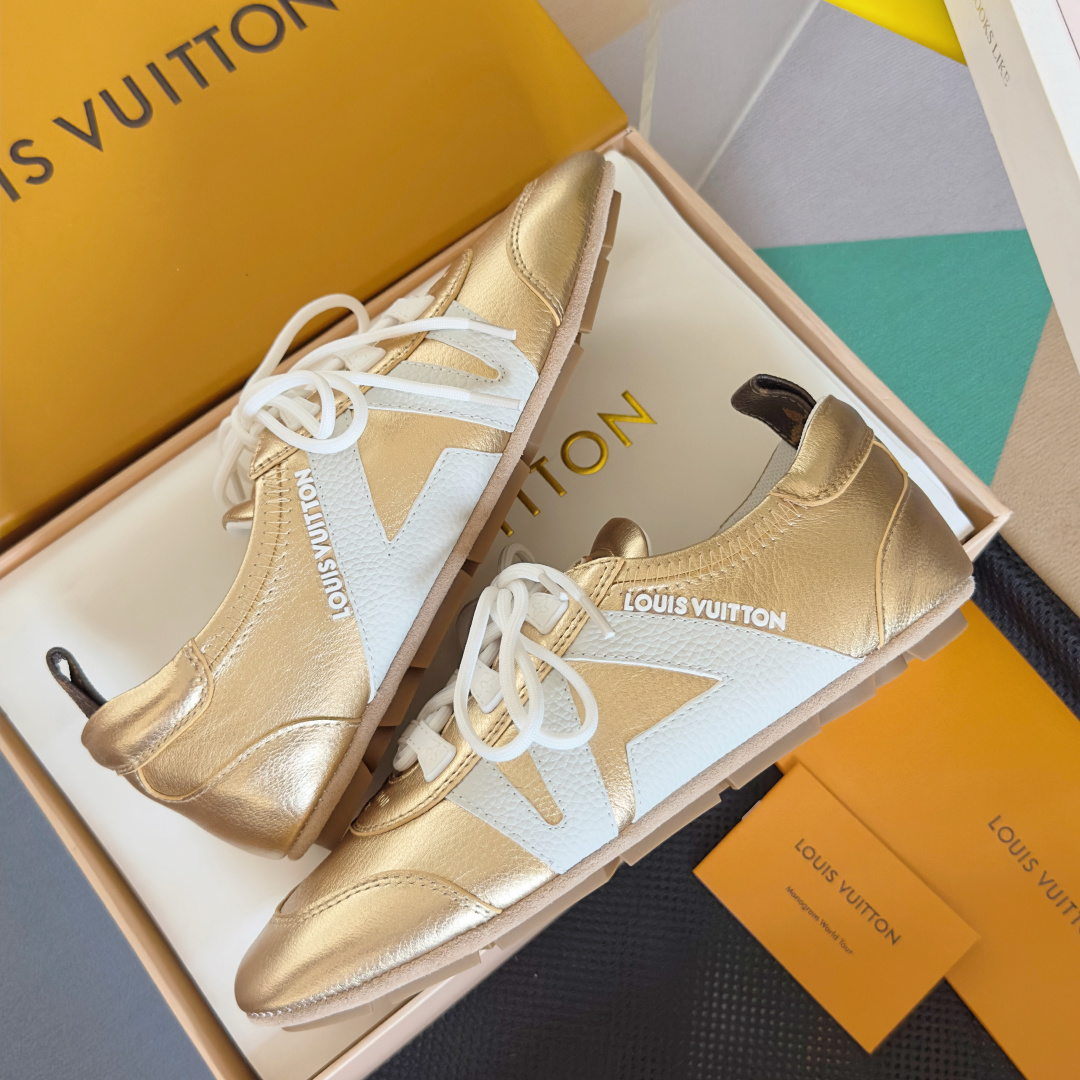 顶级版本:女款
LV路易威登 L家 驴牌 最新Sneakerina系列 情侣款 芭蕾运动鞋 德训鞋 休闲
