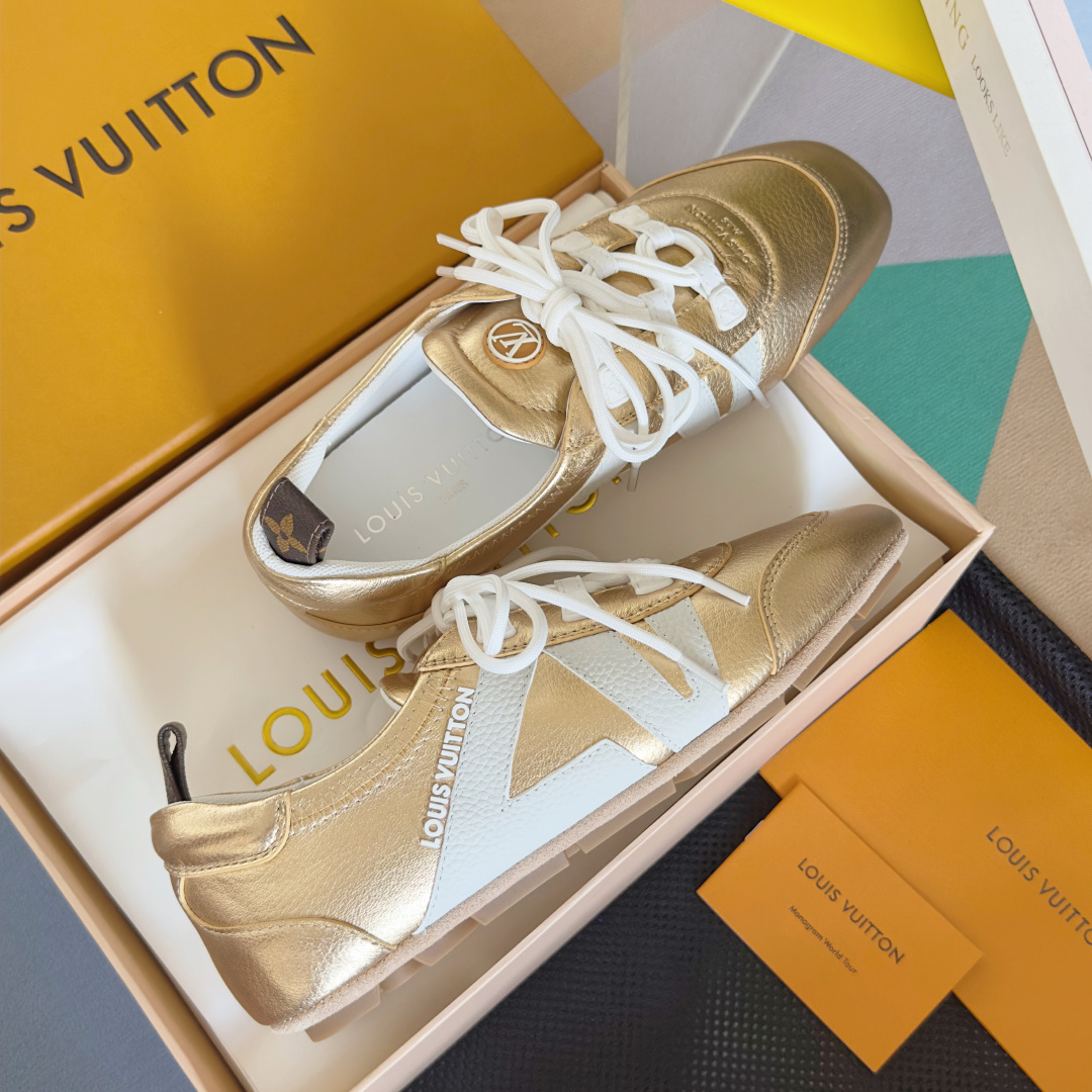 顶级版本:女款
LV路易威登 L家 驴牌 最新Sneakerina系列 情侣款 芭蕾运动鞋 德训鞋 休闲