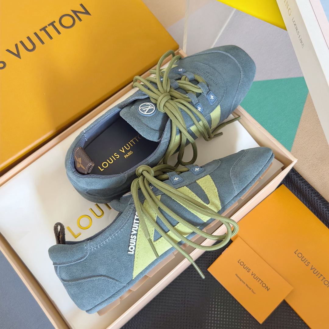 顶级版本:女款
LV路易威登 L家 驴牌 最新Sneakerina系列 情侣款 芭蕾运动鞋 德训鞋 休闲