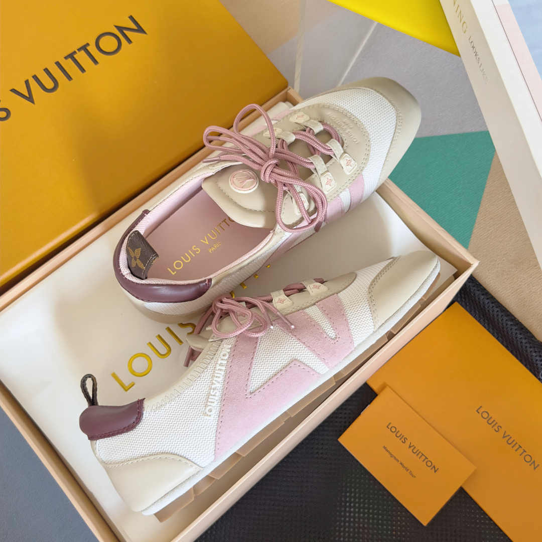 顶级版本:女款
LV路易威登 L家 驴牌 最新Sneakerina系列 情侣款 芭蕾运动鞋 德训鞋 休闲