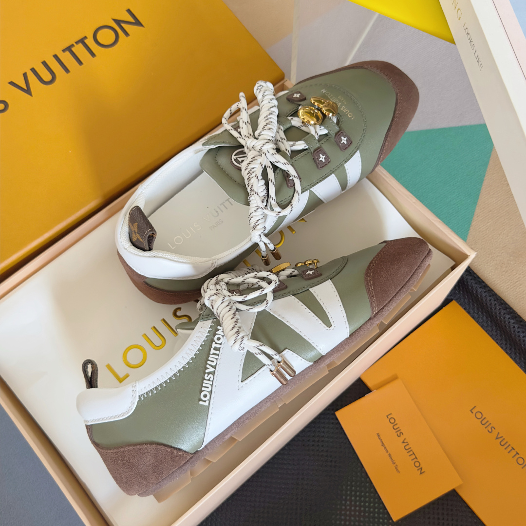 顶级版本:女款
LV路易威登 L家 驴牌 最新Sneakerina系列 情侣款 芭蕾运动鞋 德训鞋 休闲