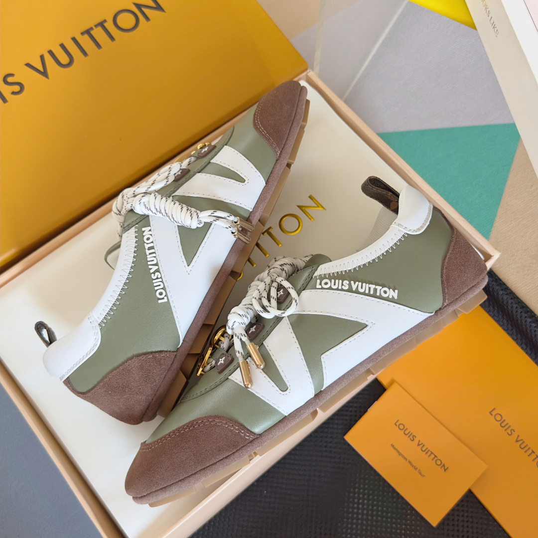顶级版本:女款
LV路易威登 L家 驴牌 最新Sneakerina系列 情侣款 芭蕾运动鞋 德训鞋 休闲