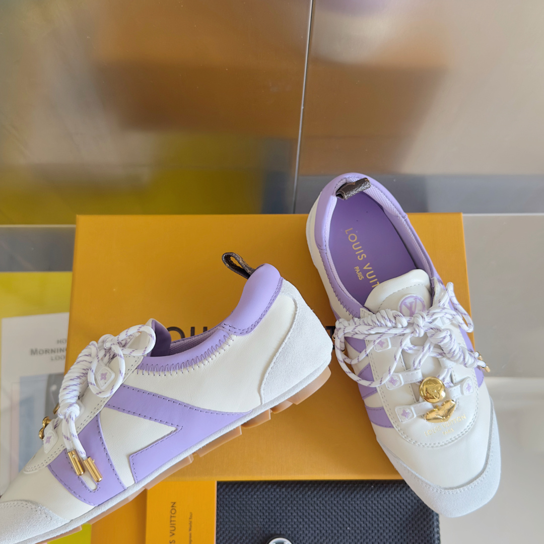 顶级版本:女款
LV路易威登 L家 驴牌 最新Sneakerina系列 情侣款 芭蕾运动鞋 德训鞋 休闲