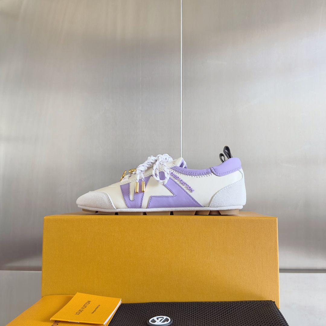 顶级版本:女款
LV路易威登 L家 驴牌 最新Sneakerina系列 情侣款 芭蕾运动鞋 德训鞋 休闲