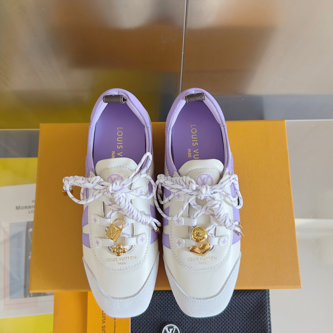 顶级版本:女款
LV路易威登 L家 驴牌 最新Sneakerina系列 情侣款 芭蕾运动鞋 德训鞋 休闲
