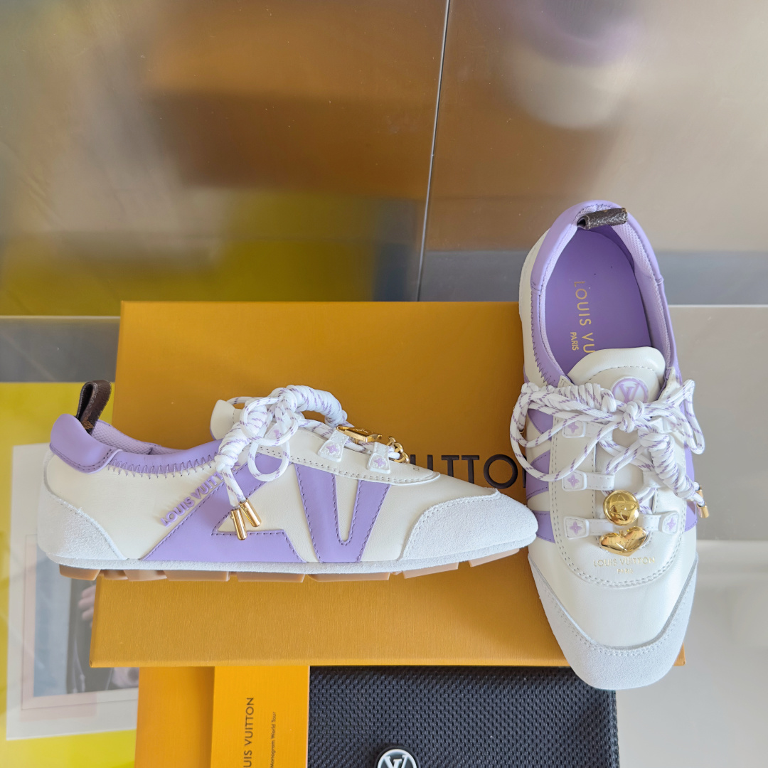 顶级版本:女款
LV路易威登 L家 驴牌 最新Sneakerina系列 情侣款 芭蕾运动鞋 德训鞋 休闲