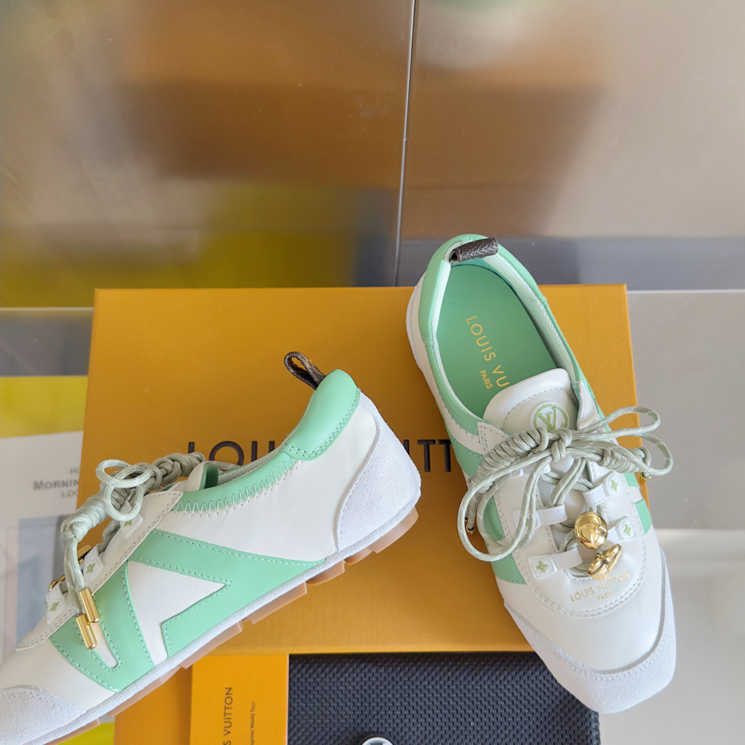 顶级版本:女款
LV路易威登 L家 驴牌 最新Sneakerina系列 情侣款 芭蕾运动鞋 德训鞋 休闲