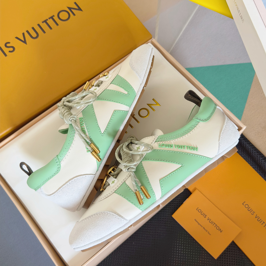 顶级版本:女款
LV路易威登 L家 驴牌 最新Sneakerina系列 情侣款 芭蕾运动鞋 德训鞋 休闲