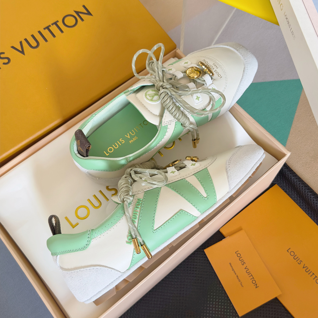 顶级版本:女款
LV路易威登 L家 驴牌 最新Sneakerina系列 情侣款 芭蕾运动鞋 德训鞋 休闲
