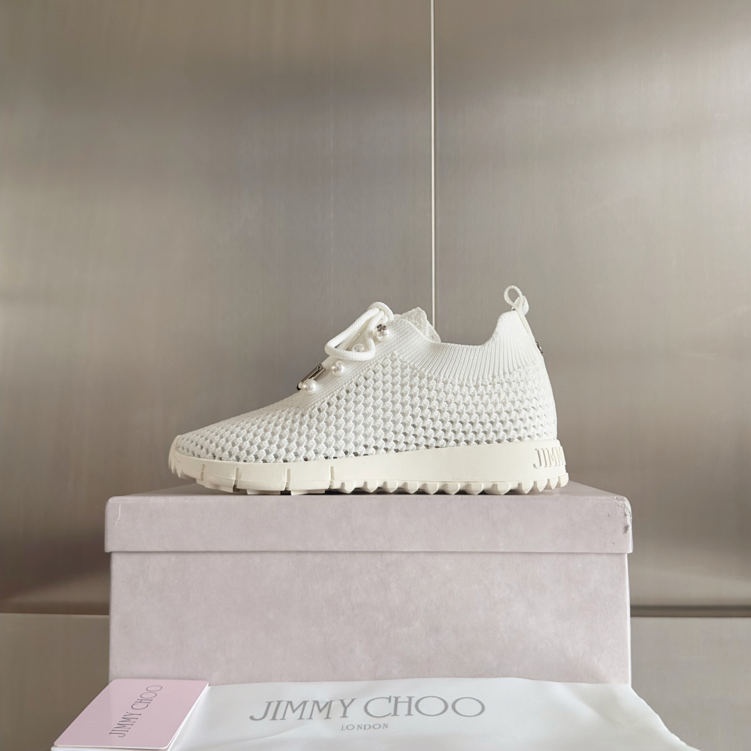 顶级版本：女款
Jimmy Choo周仰杰JC最新Veles系列 飞织 针织 休闲 运动鞋
原版购入开发