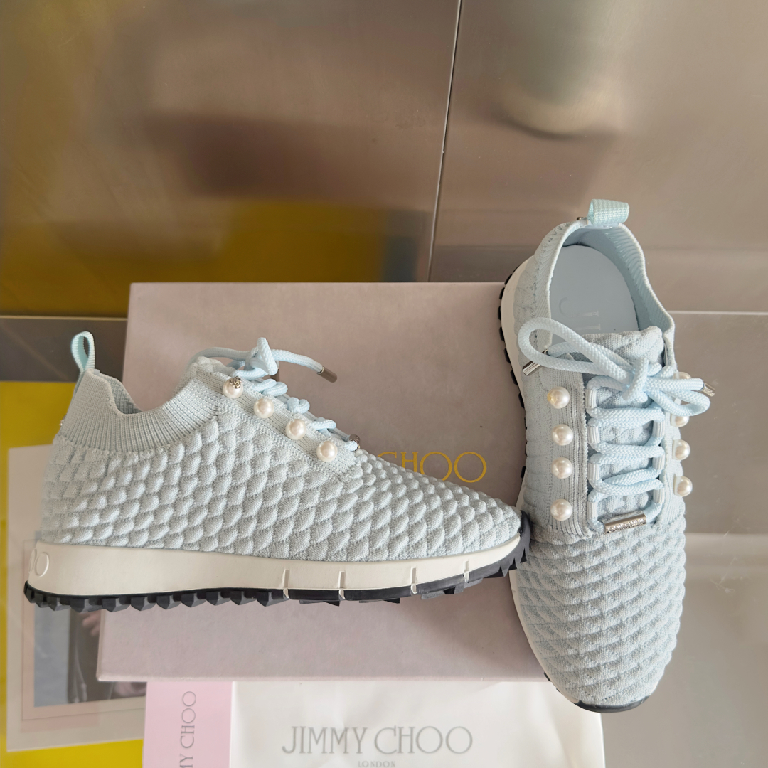 顶级版本：女款
Jimmy Choo周仰杰JC最新Veles系列 飞织 针织 休闲 运动鞋
原版购入开发