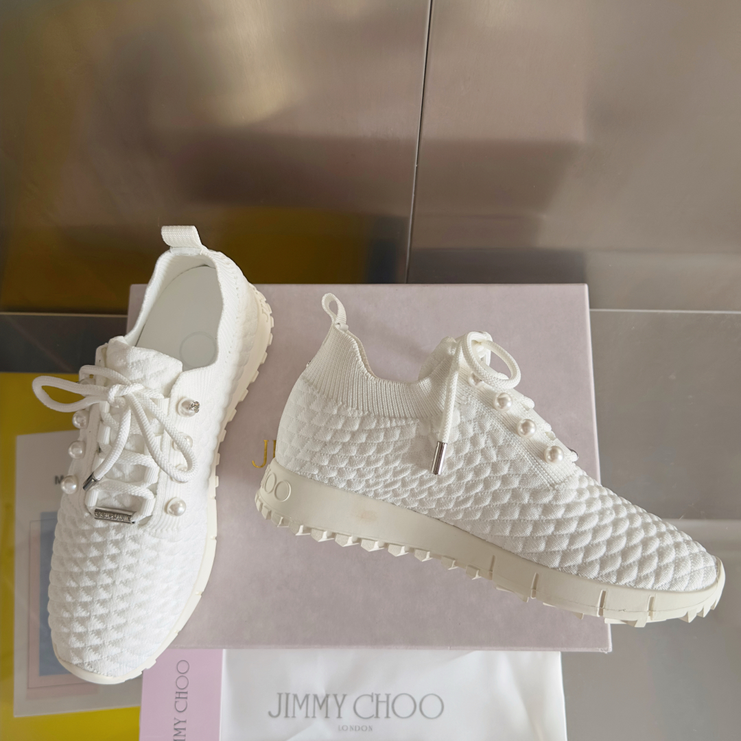 顶级版本：女款
Jimmy Choo周仰杰JC最新Veles系列 飞织 针织 休闲 运动鞋
原版购入开发