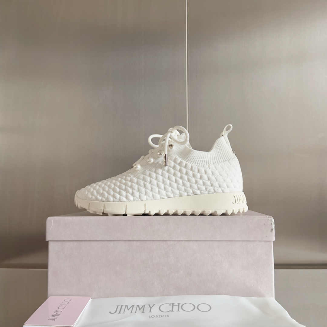 顶级版本：女款
Jimmy Choo周仰杰JC最新Veles系列 飞织 针织 休闲 运动鞋
原版购入开发