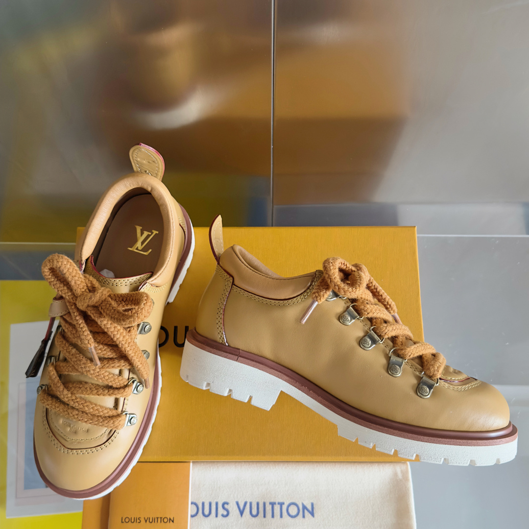 顶级版本:情侣款
LV 路易威登 L家 驴牌 Remix系列 登山靴 系带 厚底 德比鞋
原版购入开发