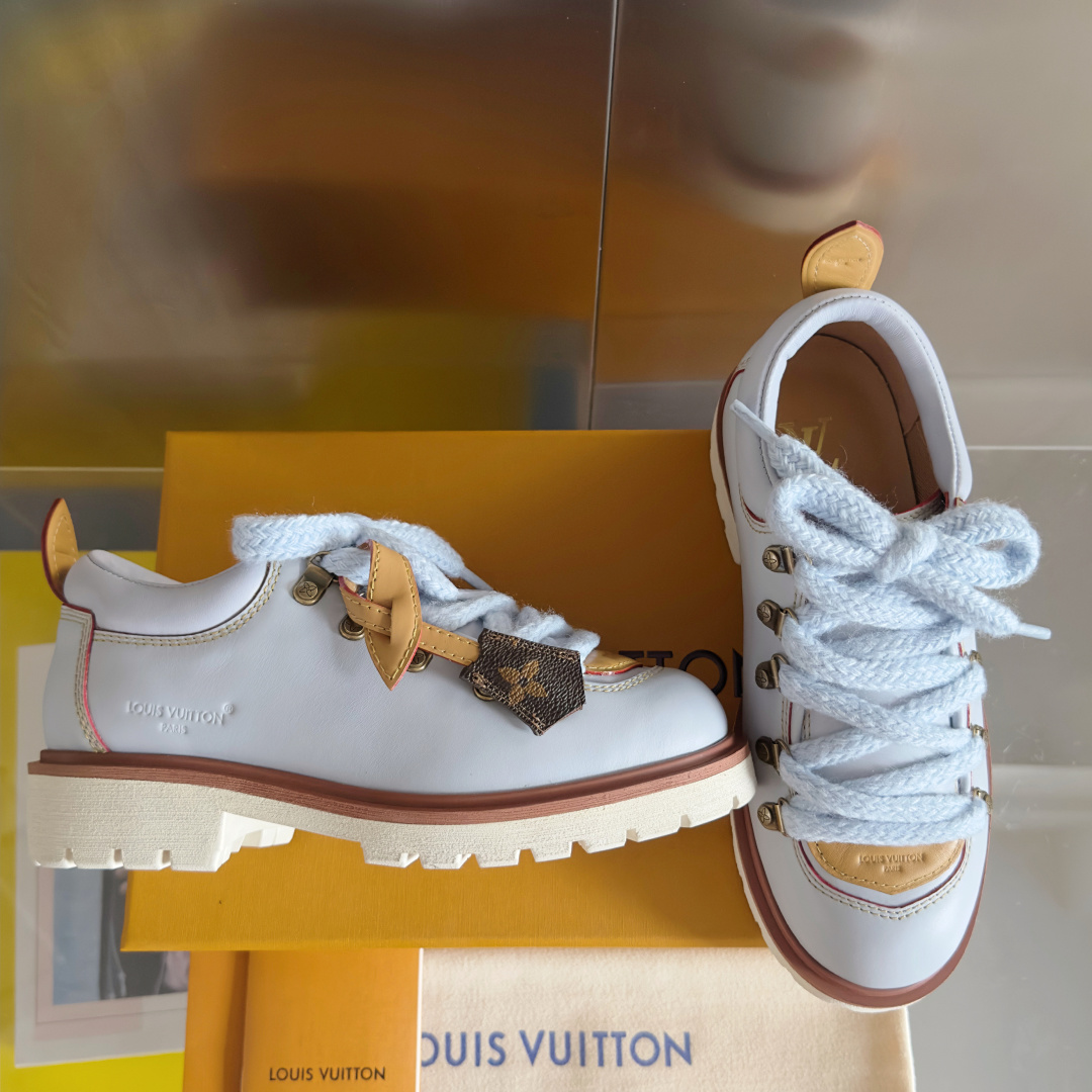 顶级版本:情侣款
LV 路易威登 L家 驴牌 Remix系列 登山靴 系带 厚底 德比鞋
原版购入开发