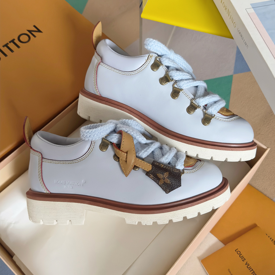 顶级版本:情侣款
LV 路易威登 L家 驴牌 Remix系列 登山靴 系带 厚底 德比鞋
原版购入开发
